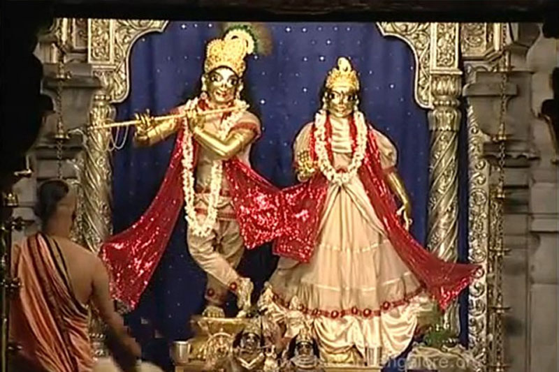 Early morning mangala arati